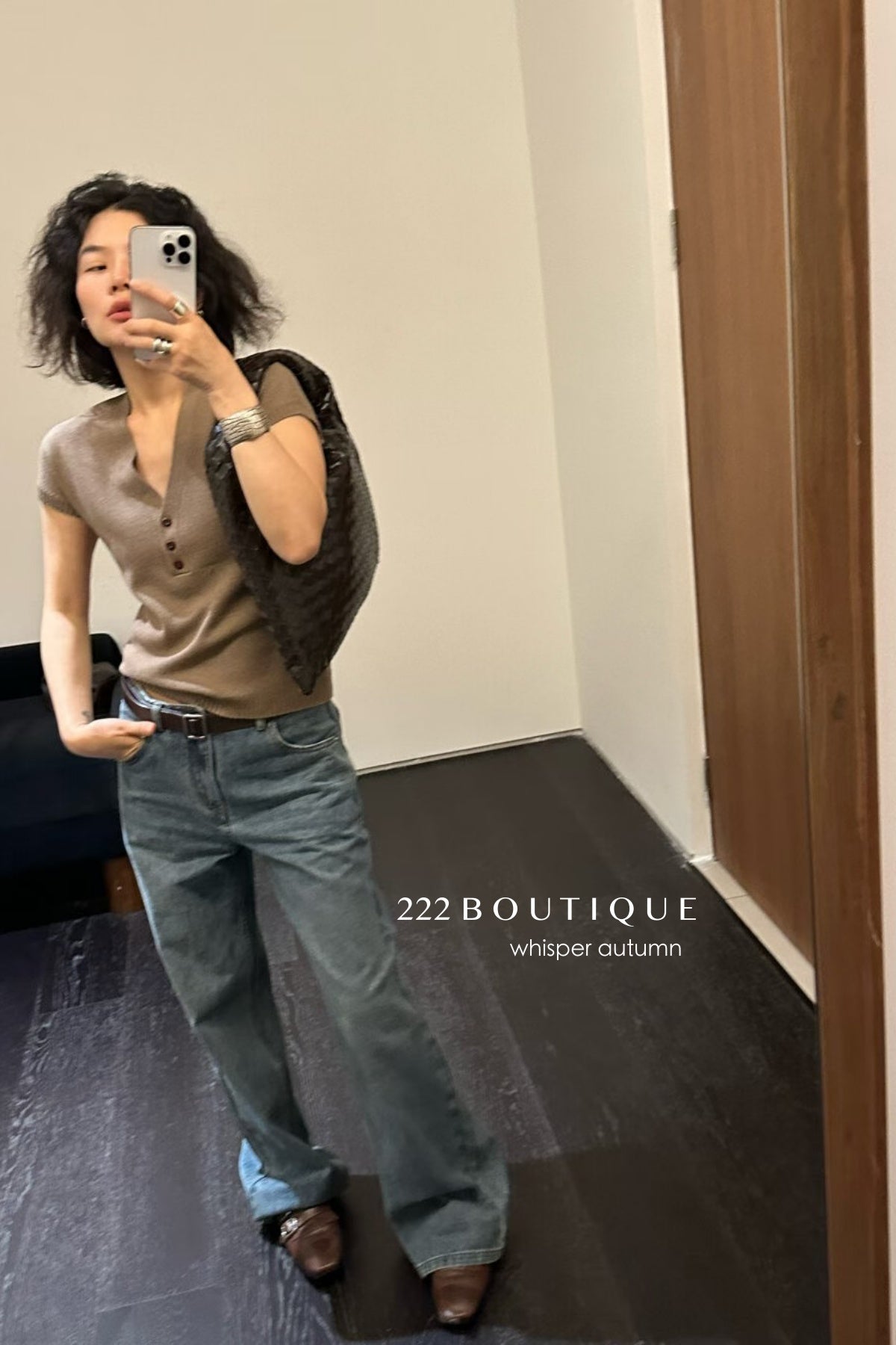 16a111 Short-sleeve V-neck cashmere top