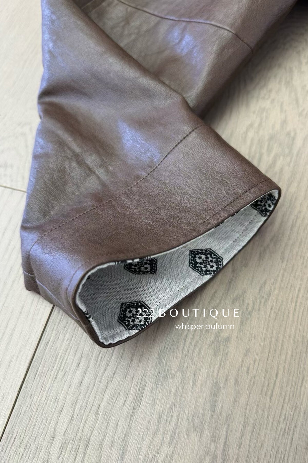 16a109 Basic leather jacket with notch collar