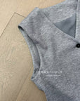 16a107 V-neck gilet