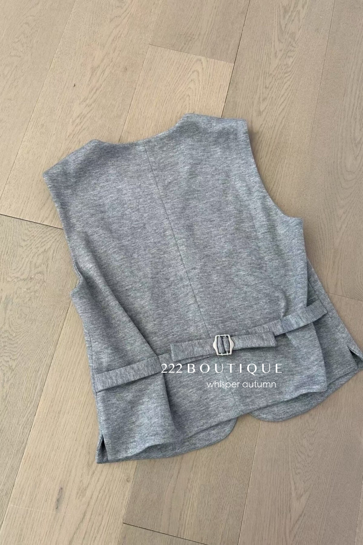 16a107 V-neck gilet