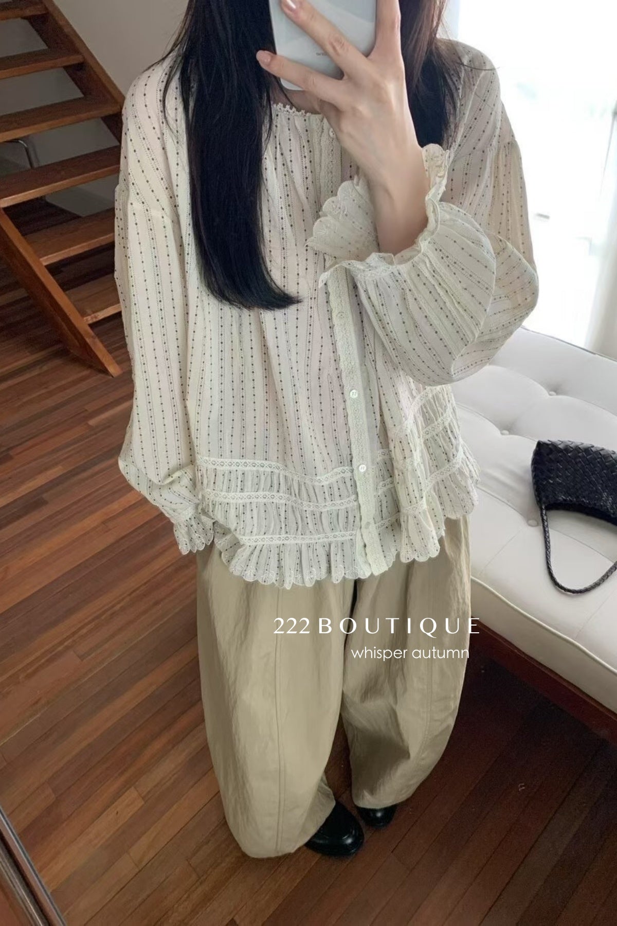 17a3 Long blouse with ruffled details