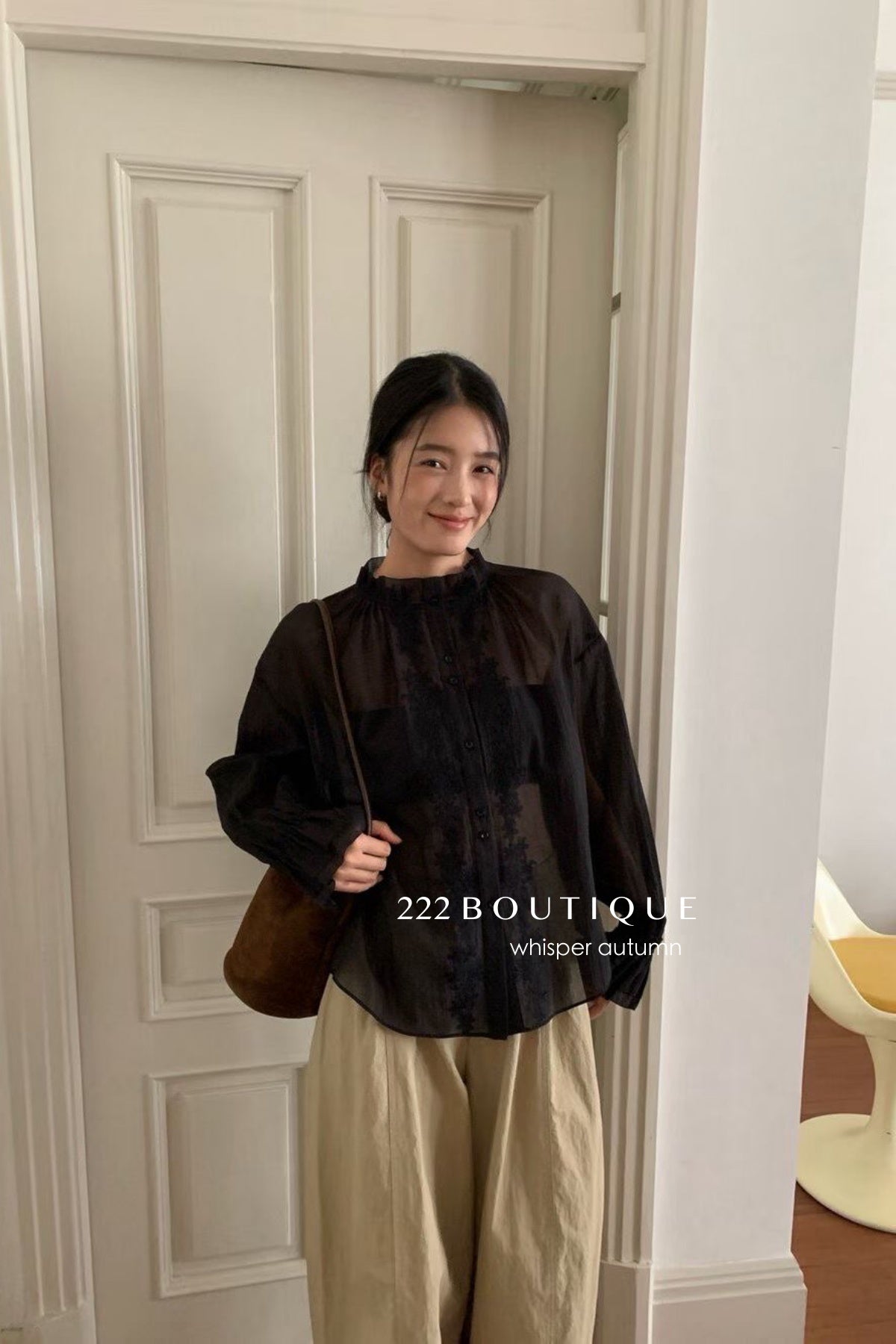 17a7 Silk blouse with lace sleeve details