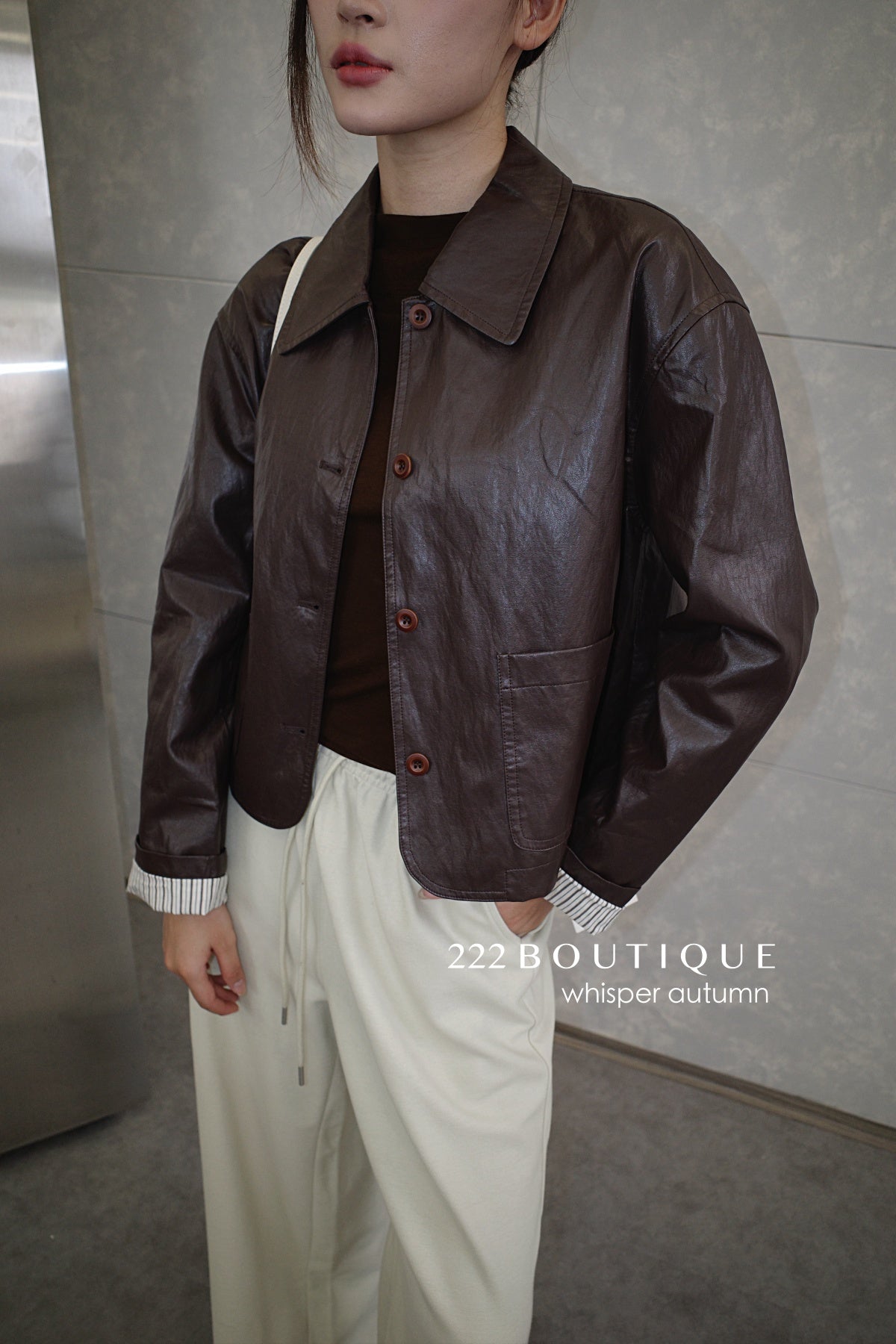 16a30 Leather jacket with Peter Pan collar and buttoned sleeves