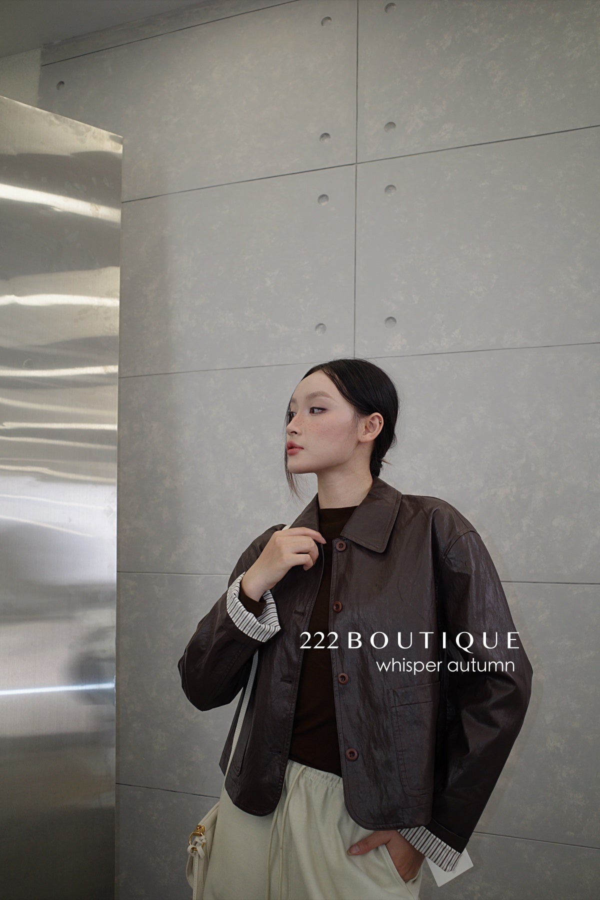 16a30 Leather jacket with Peter Pan collar and buttoned sleeves