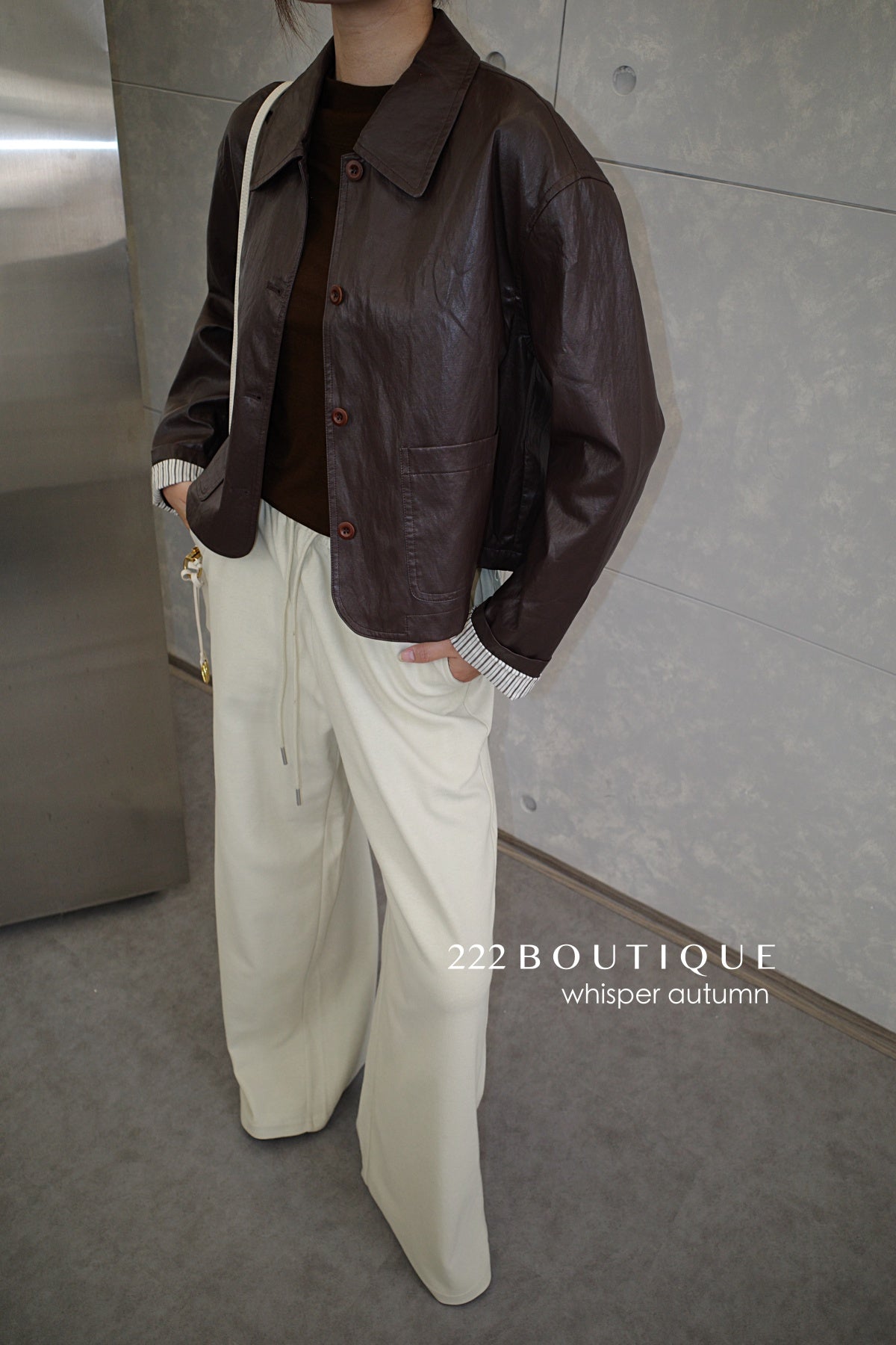 16a30 Leather jacket with Peter Pan collar and buttoned sleeves