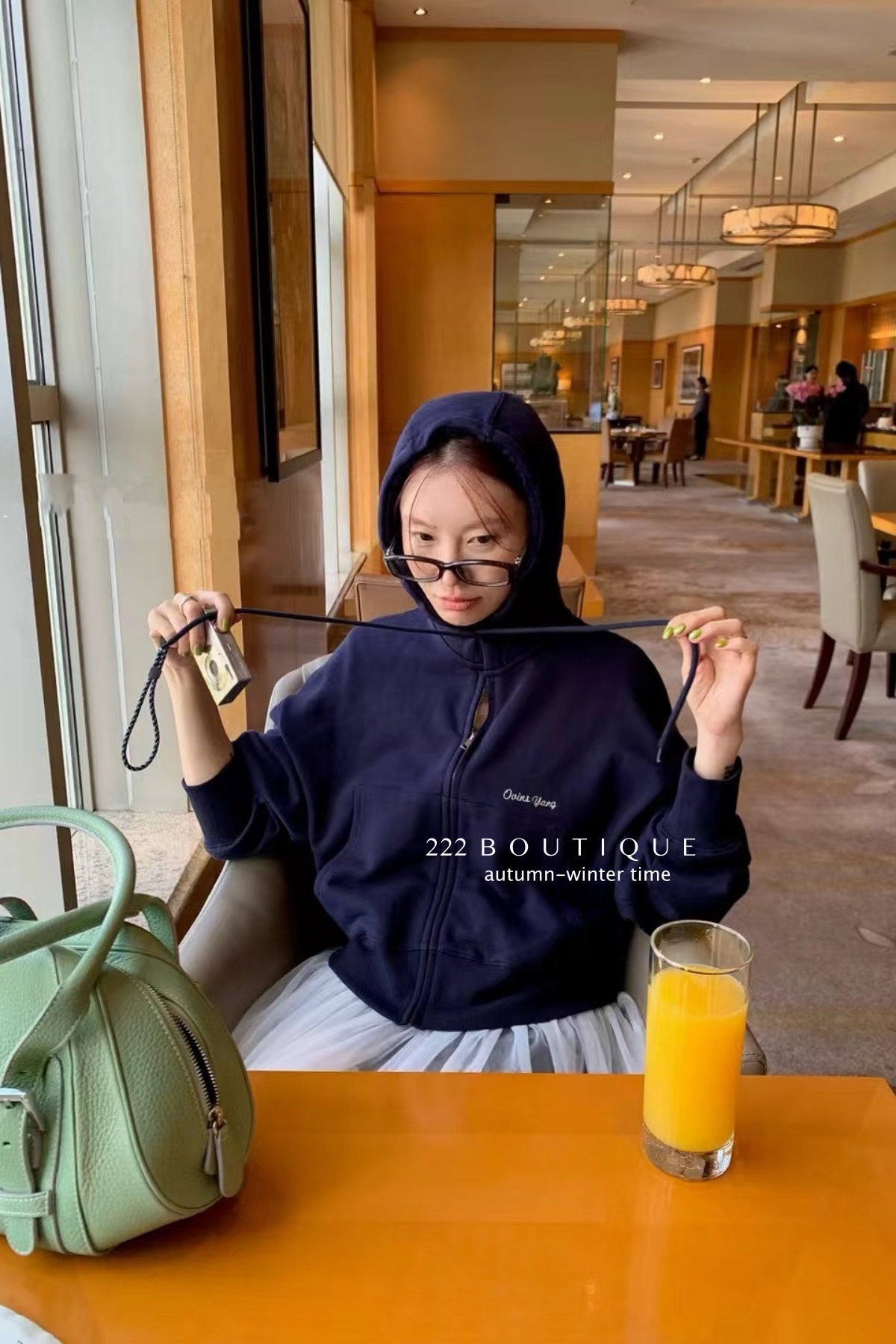 17a106 Basic cropped hoodie