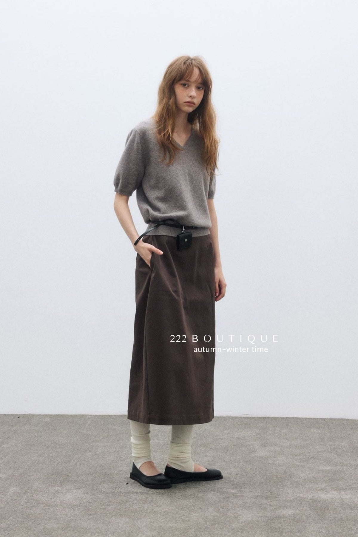 17a94 Short-sleeve cashmere V-neck sweater