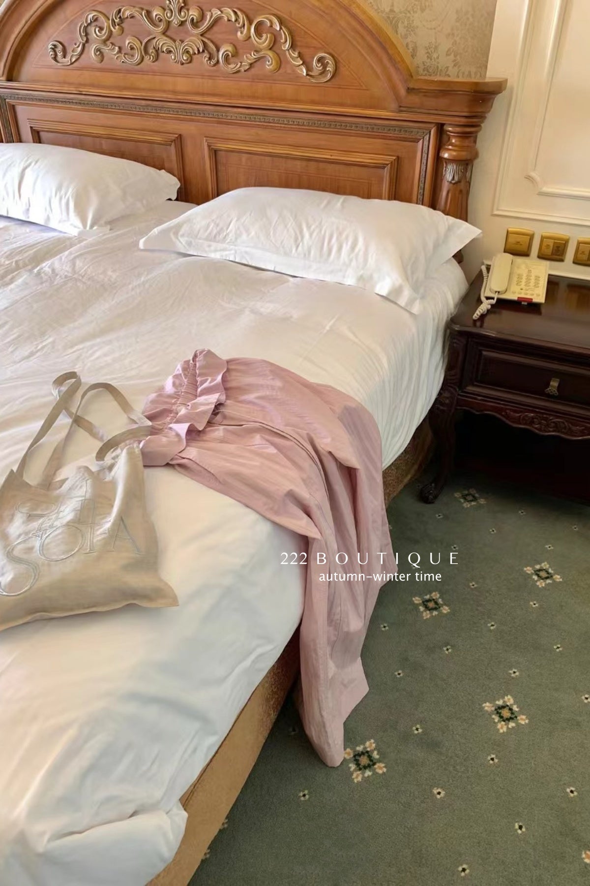 17q10 Khaki trousers with ruffled waistband