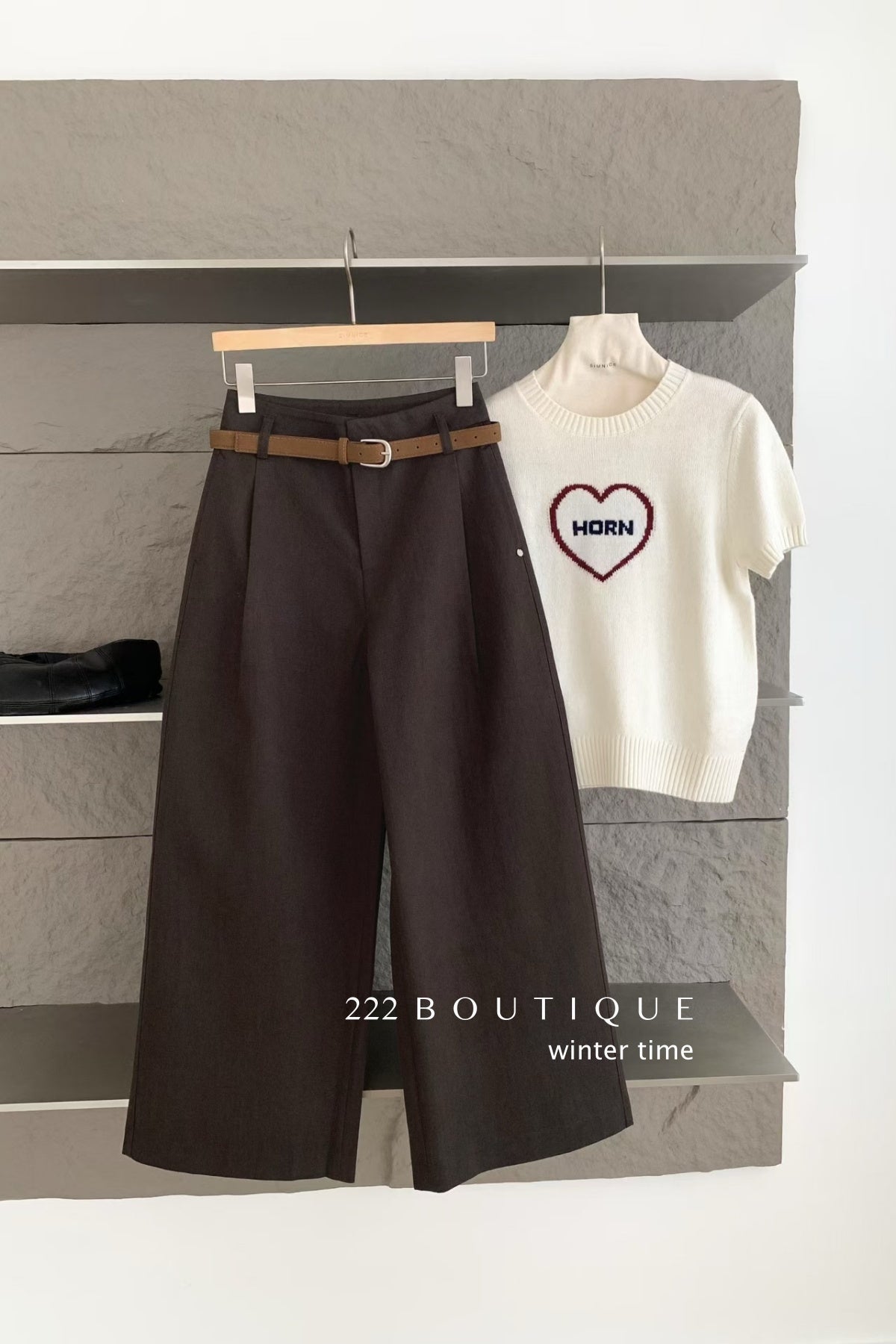 18q30 Cashmere wool trousers with belt