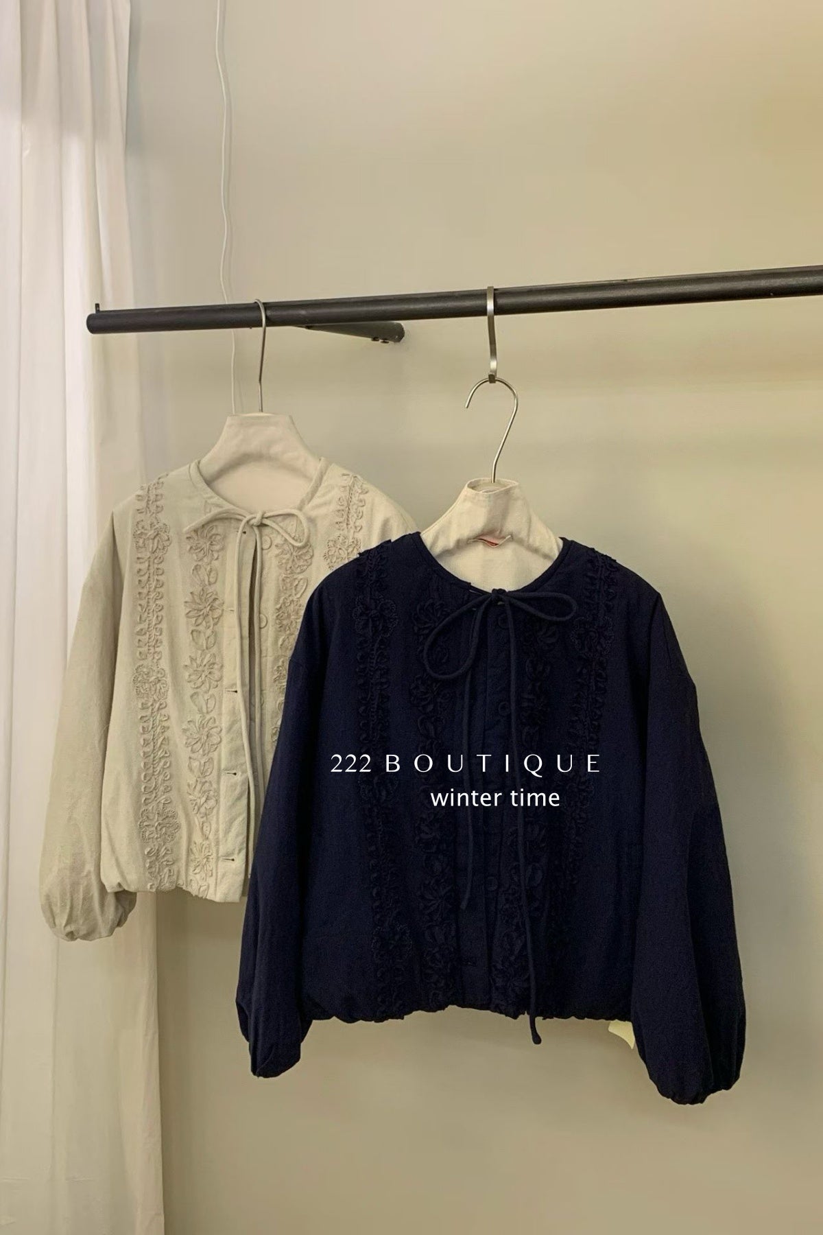 19a94 Embroidered floral puffer jacket