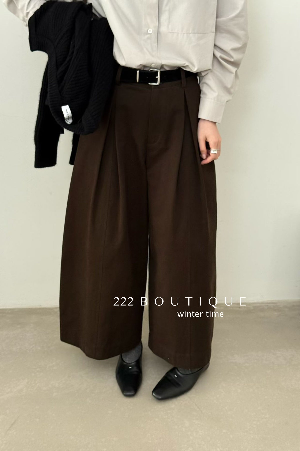 20q14 Wool–khaki blend cropped trousers with belt