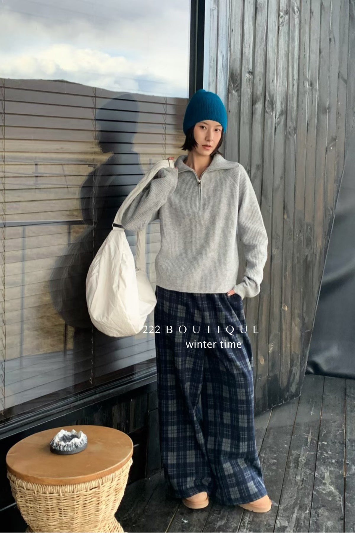 19a60 High-neck knit sweater