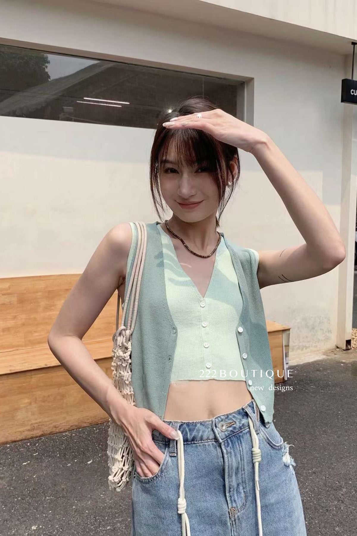 sleeveless top