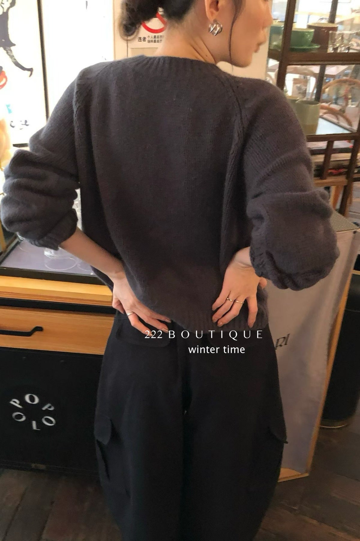 19a101 Cashmere knit top with hem pockets