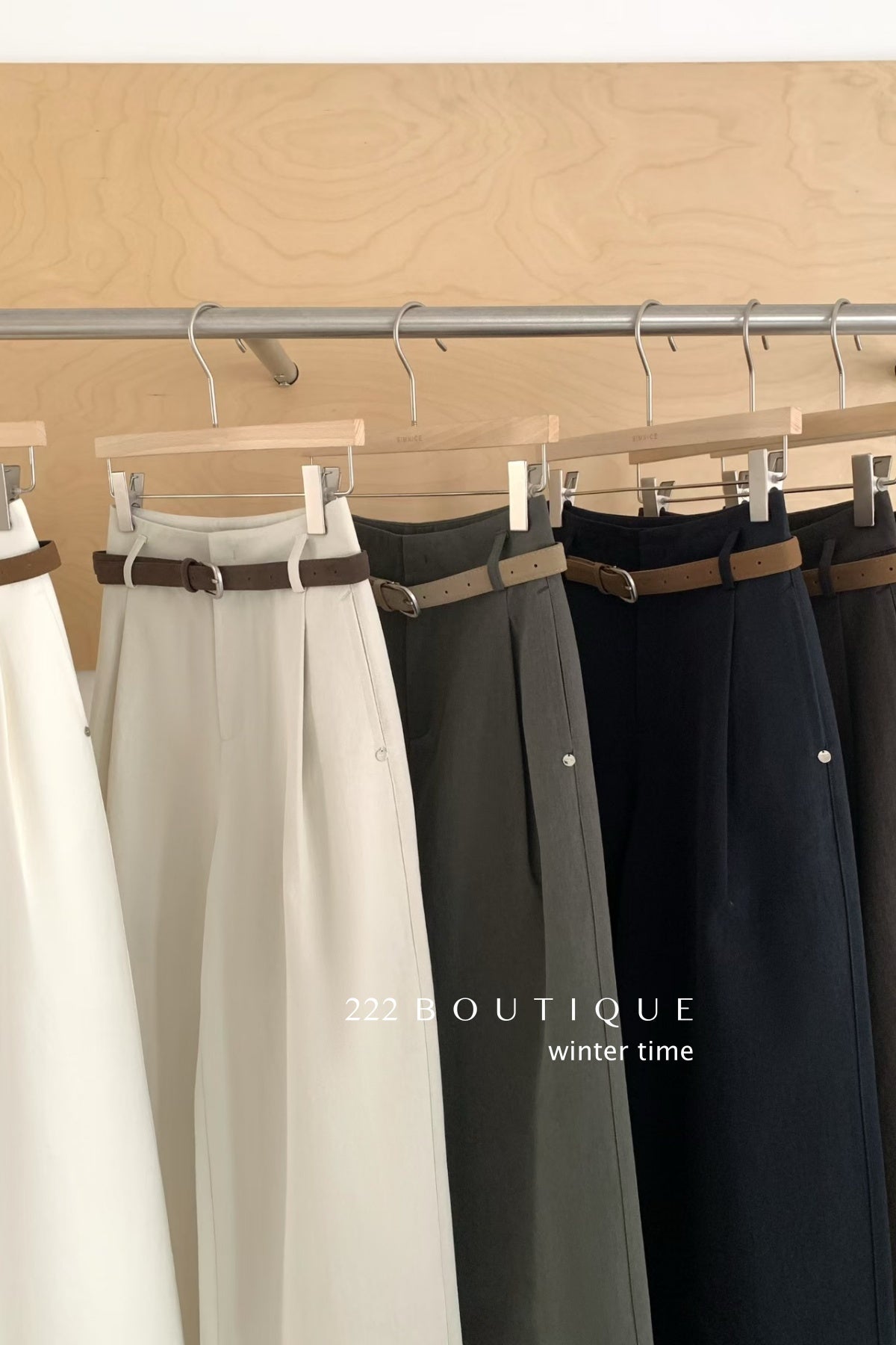 18q30 Cashmere wool trousers with belt