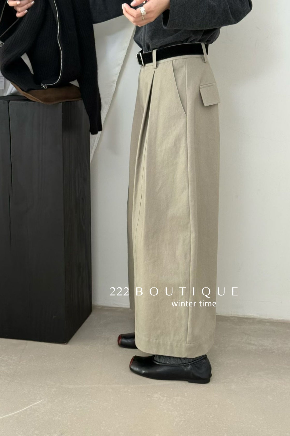 20q14 Wool–khaki blend cropped trousers with belt