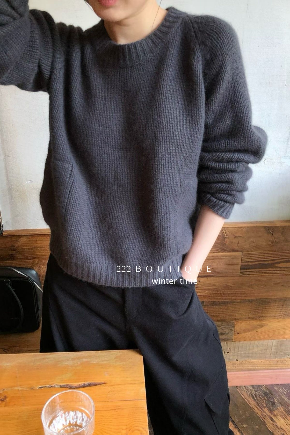 19a101 Cashmere knit top with hem pockets