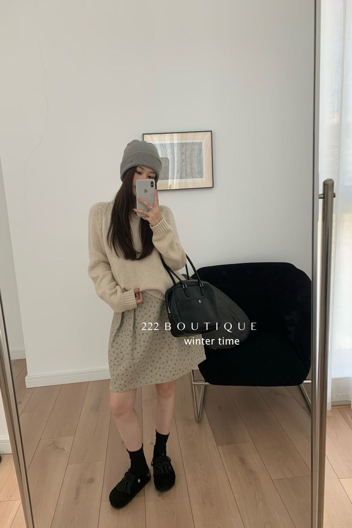 19a101 Cashmere knit top with hem pockets