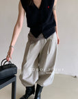 20a34 V-neck wool vest