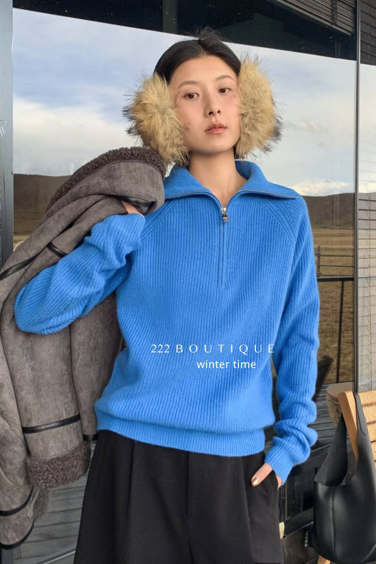 19a60 High-neck knit sweater