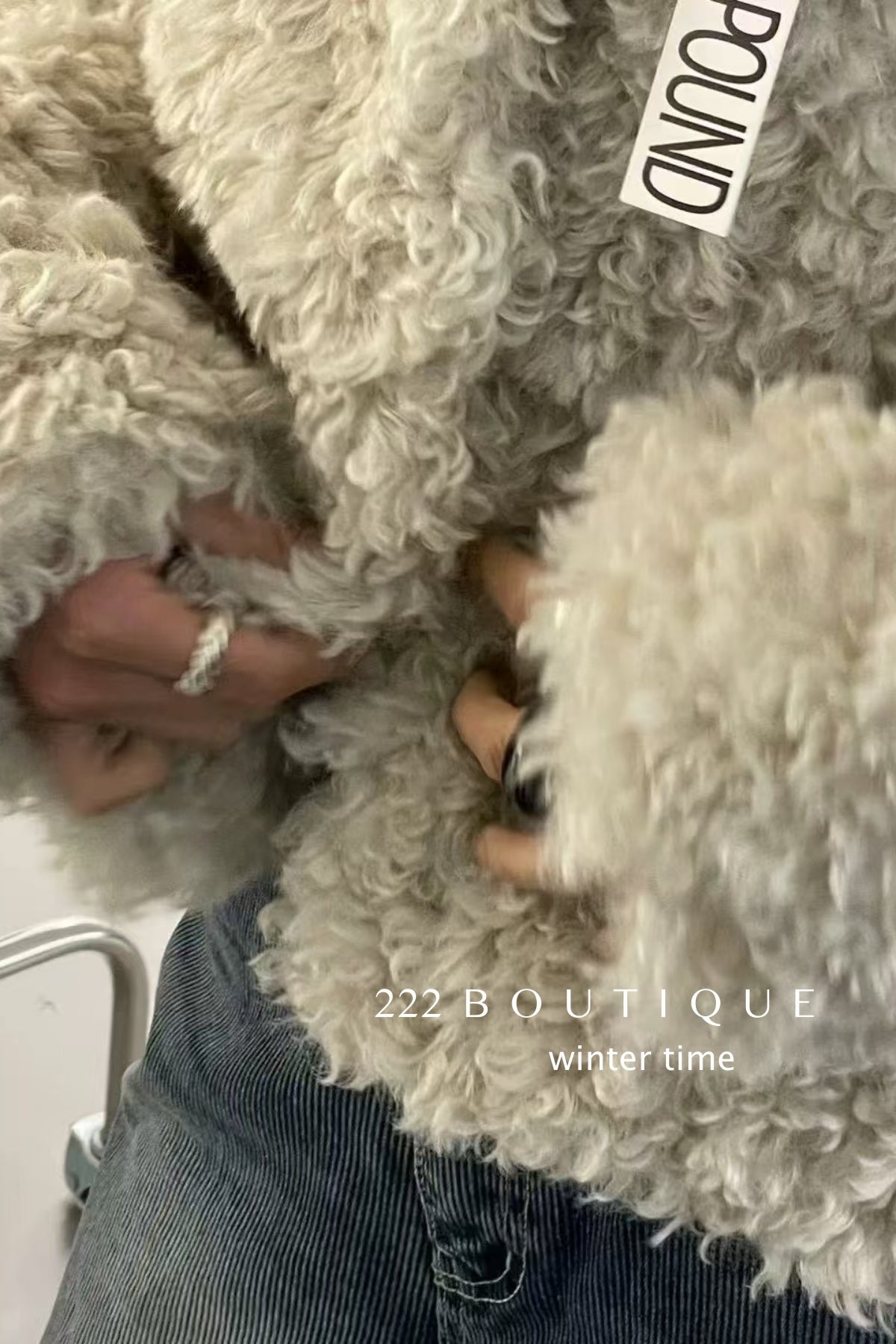 19a107 Fur notch-collar coat