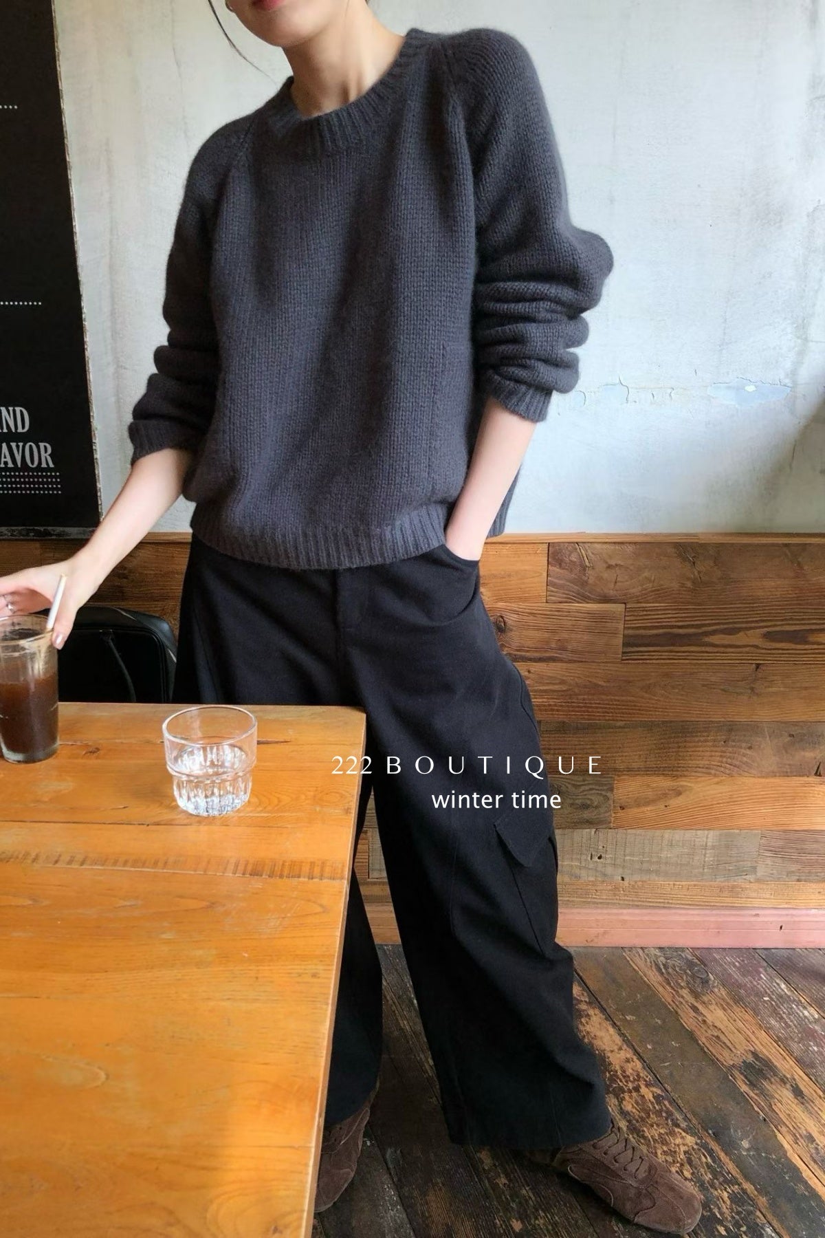 19a101 Cashmere knit top with hem pockets