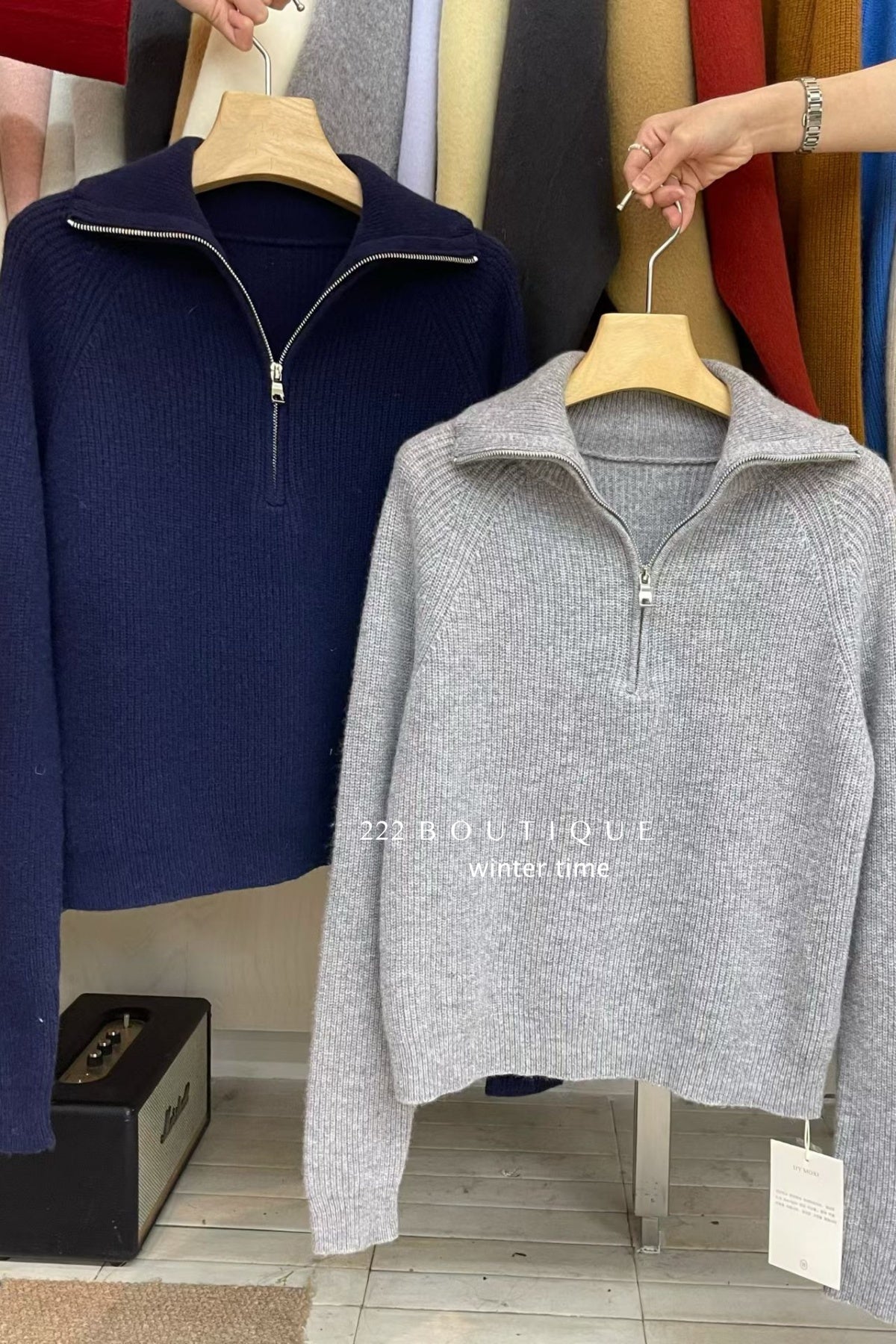 19a60 High-neck knit sweater