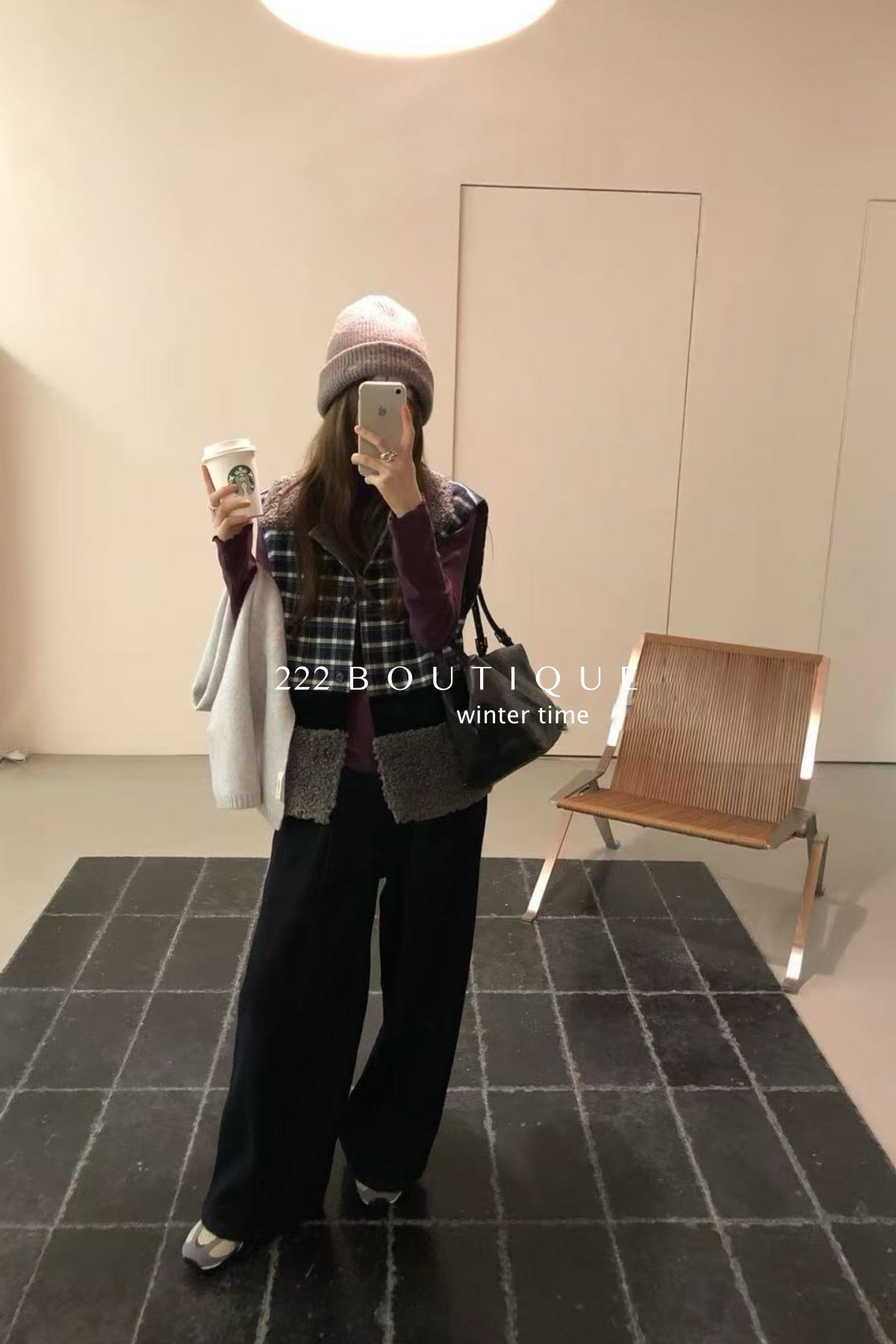 20a51 Fur-trimmed vest