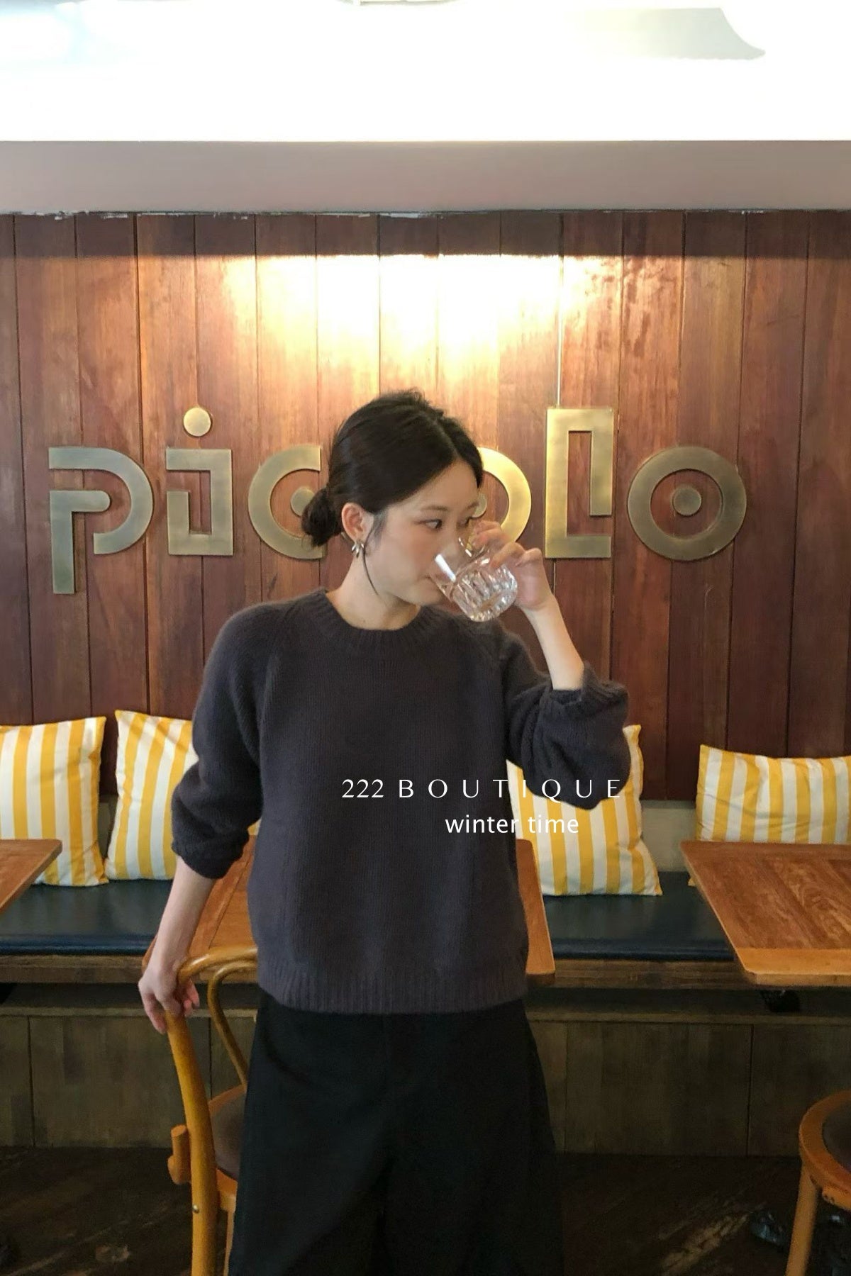 19a101 Cashmere knit top with hem pockets