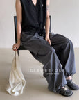 20a34 V-neck wool vest