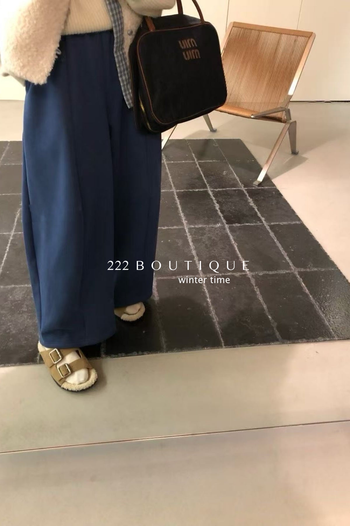 20q19 Wool cropped trousers