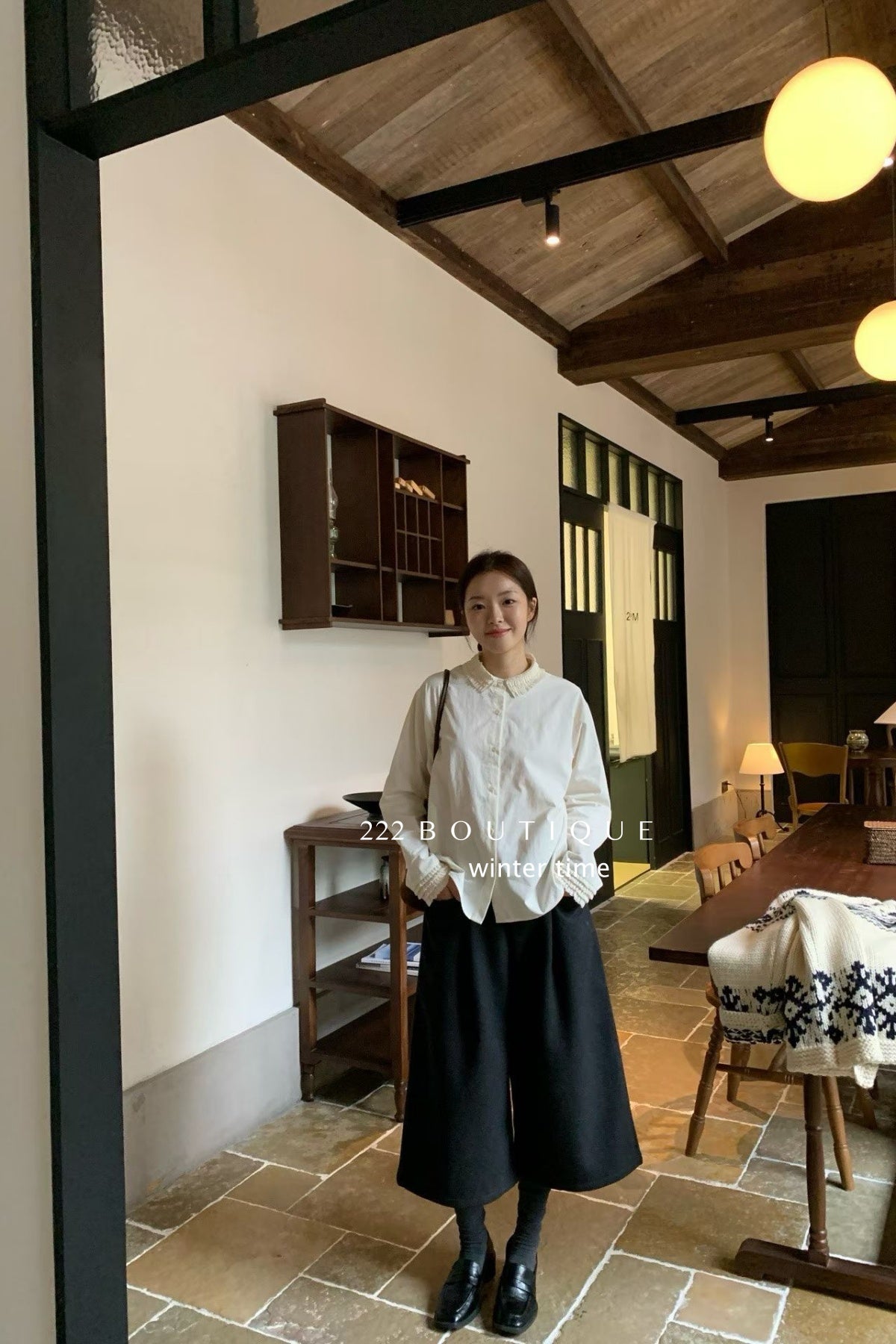 20a106 Beaded-collar textured shirt