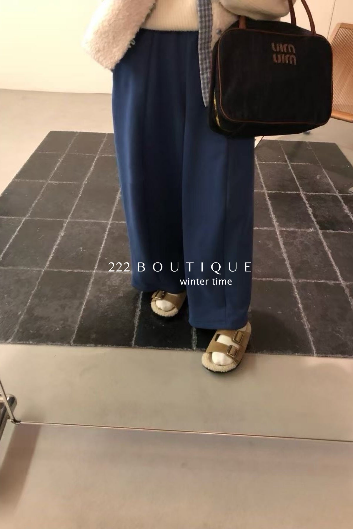 20q19 Wool cropped trousers