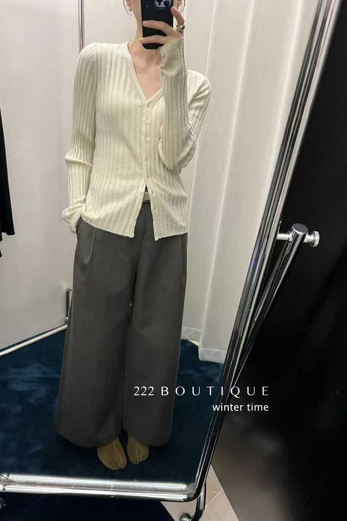 18q30 Cashmere wool trousers with belt