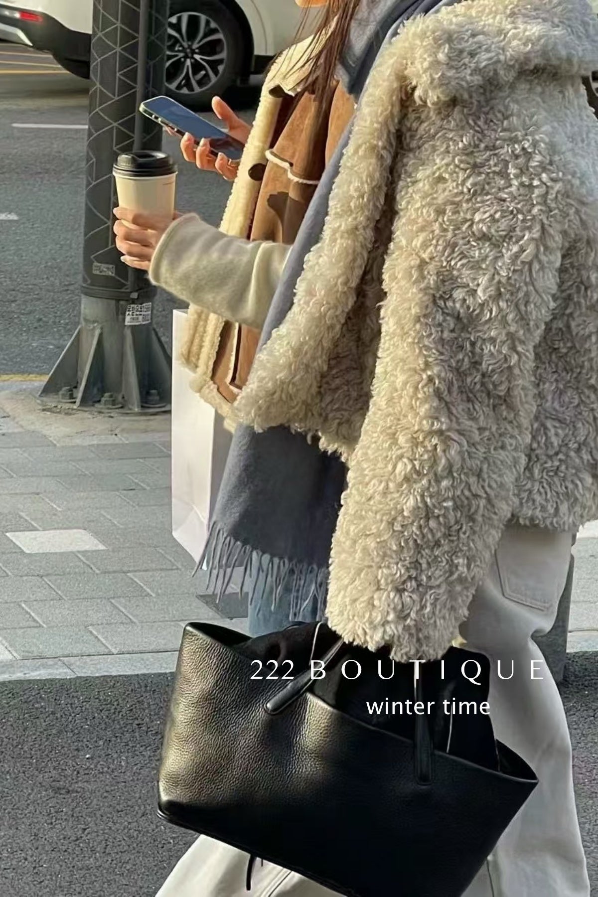 19a107 Fur notch-collar coat