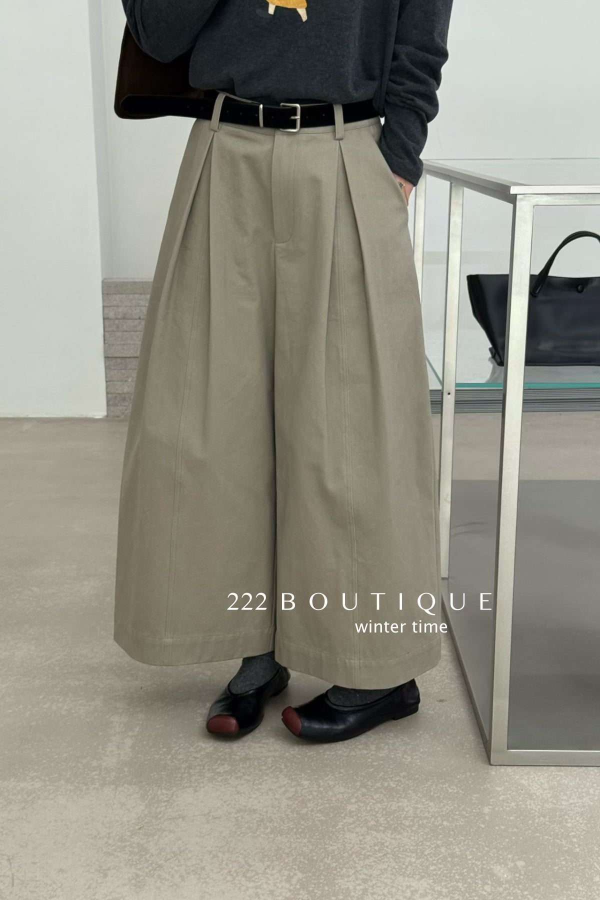 20q14 Wool–khaki blend cropped trousers with belt