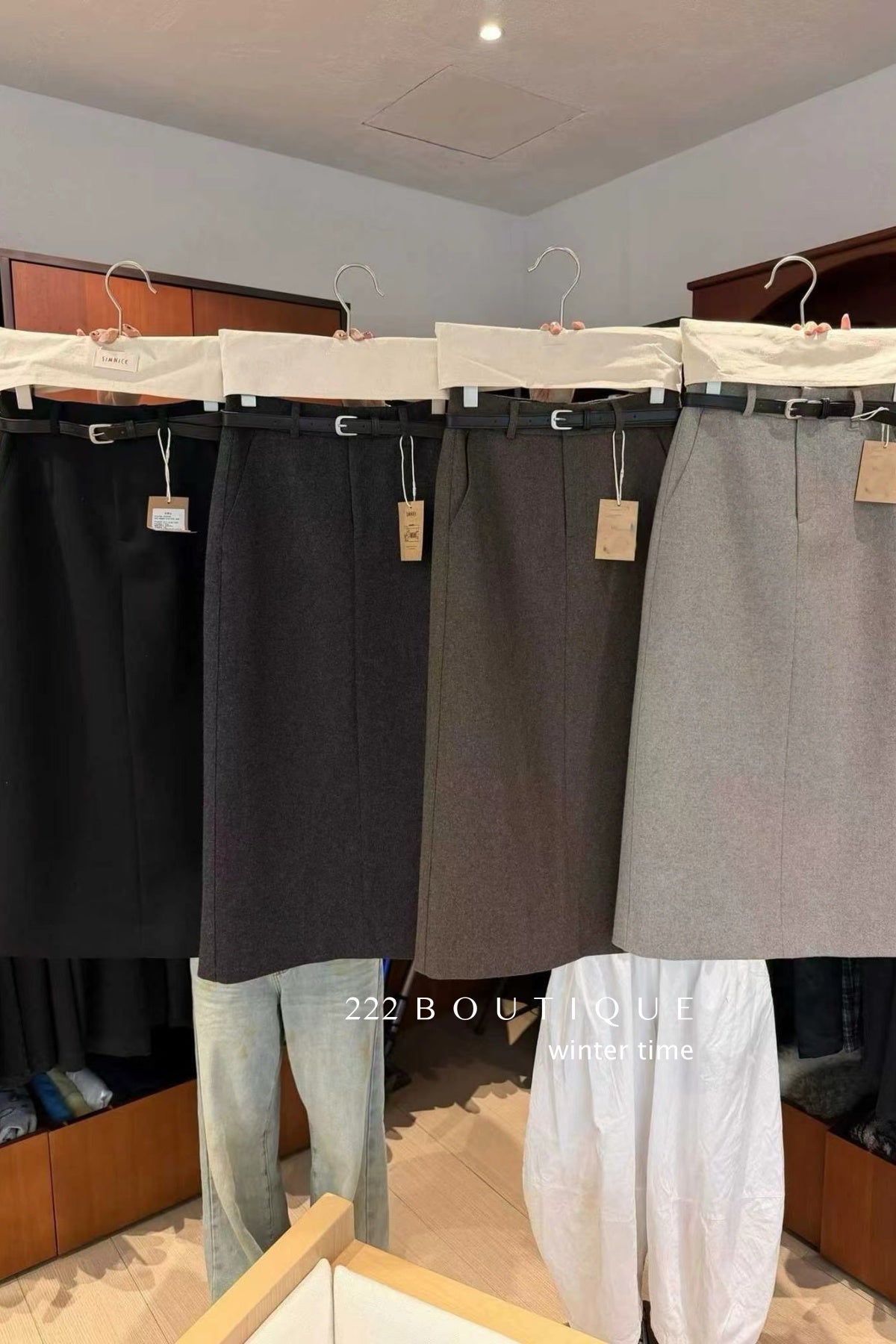 18v26 Wool pencil skirt