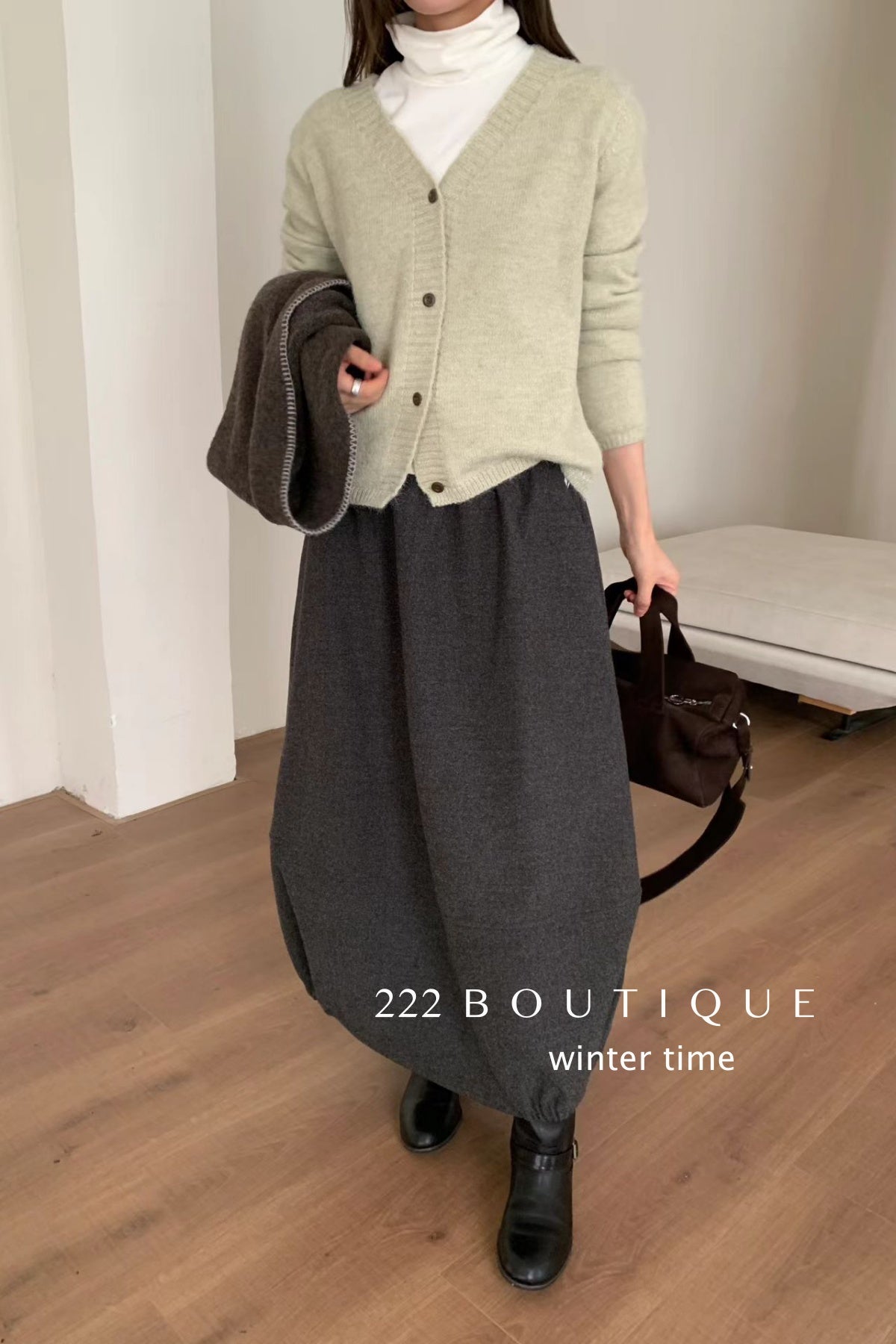19v14 Wool bubble-hem skirt