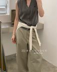 20a34 V-neck wool vest