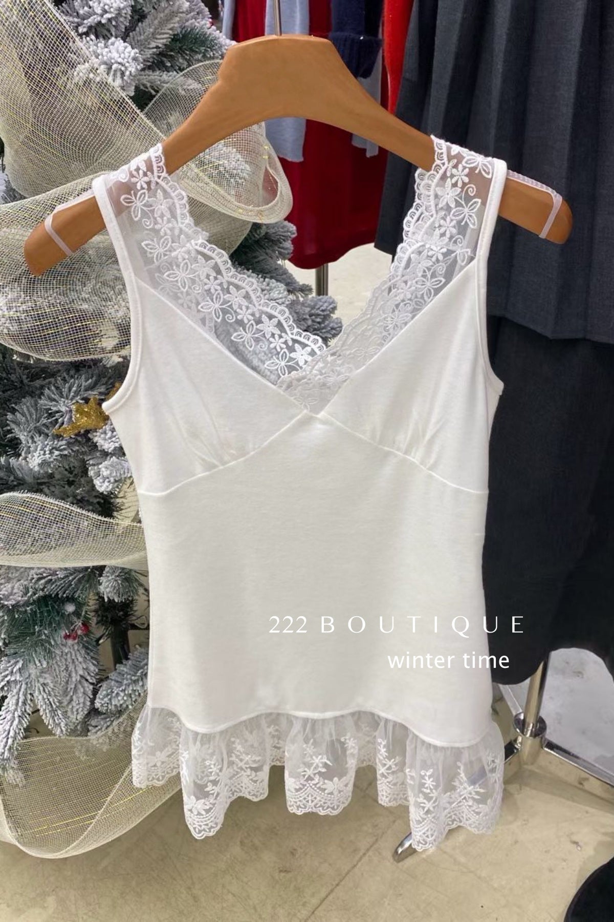 21a10 Basic lace blouse