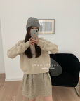 19a101 Cashmere knit top with hem pockets