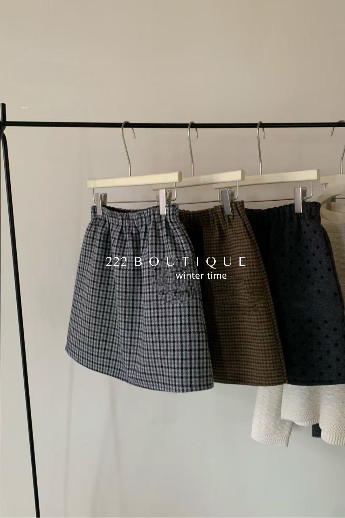 20v6  Elastic mini skirt