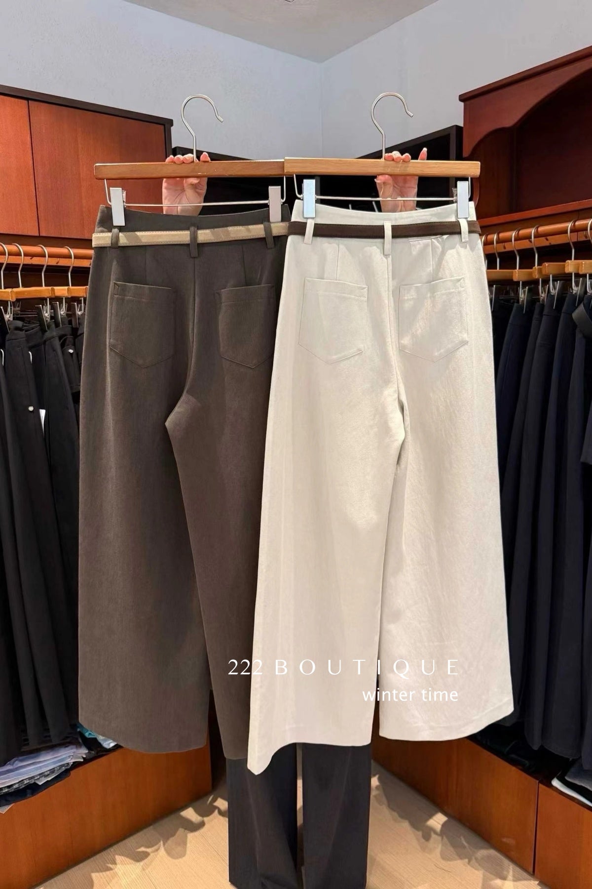 18q30 Cashmere wool trousers with belt