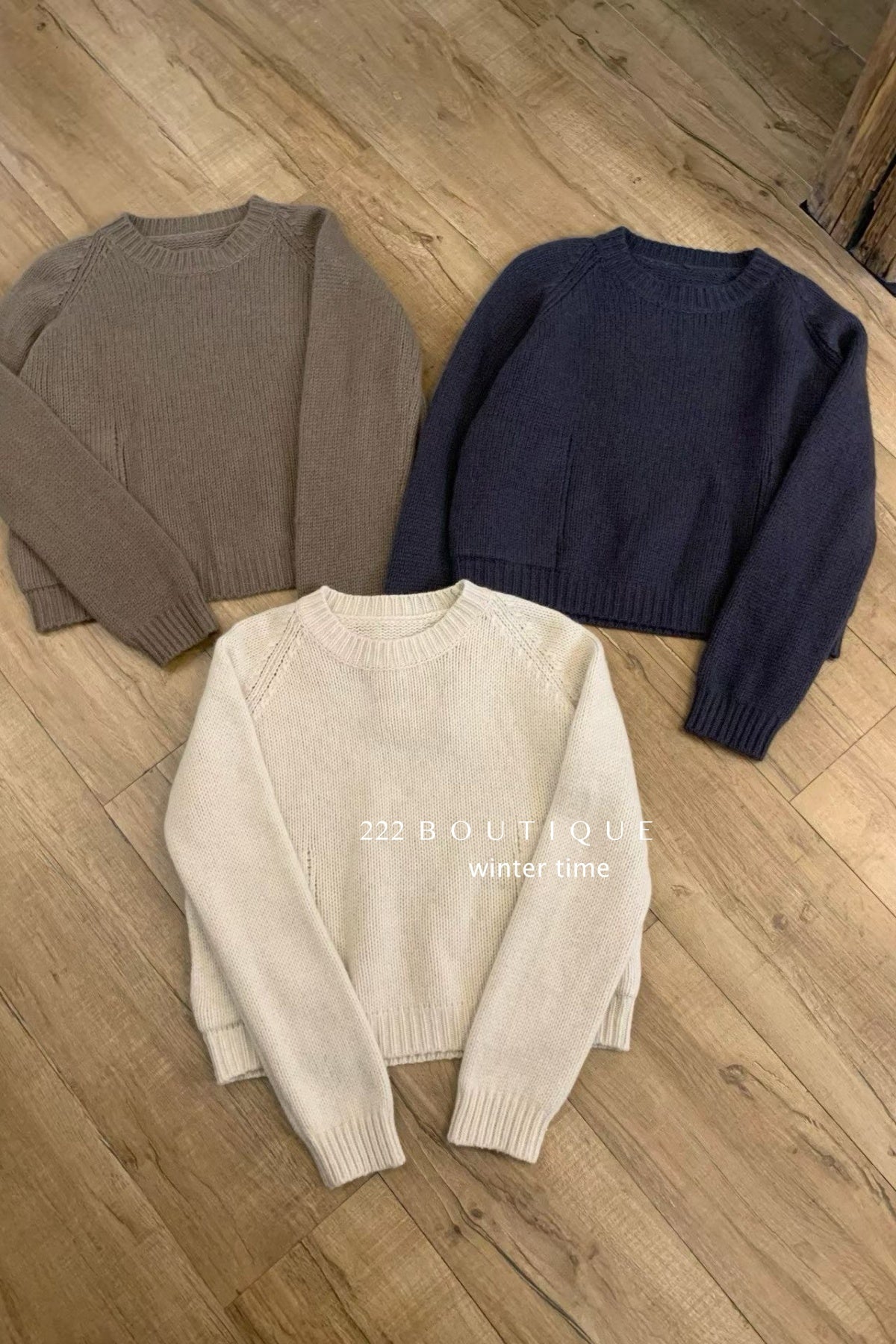 19a101 Cashmere knit top with hem pockets