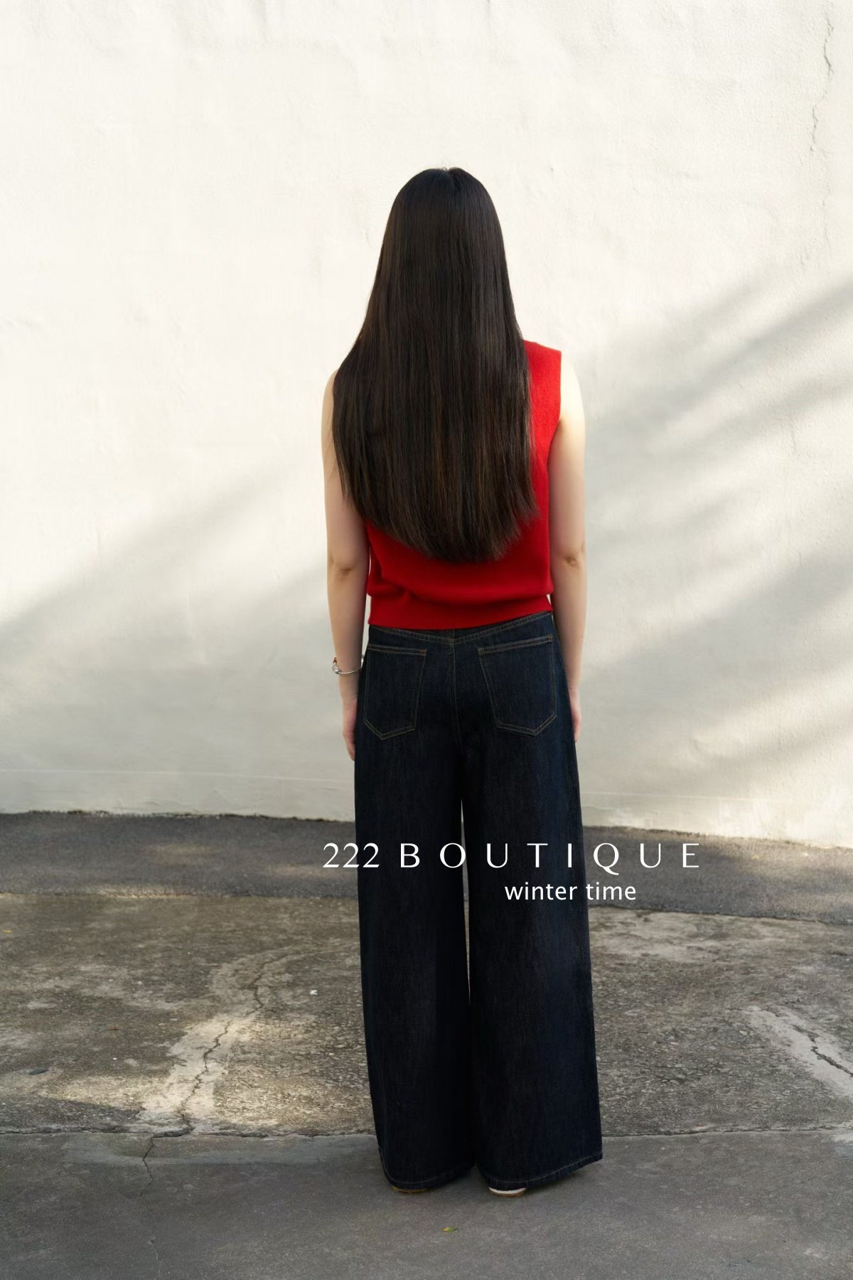 20a34 V-neck wool vest