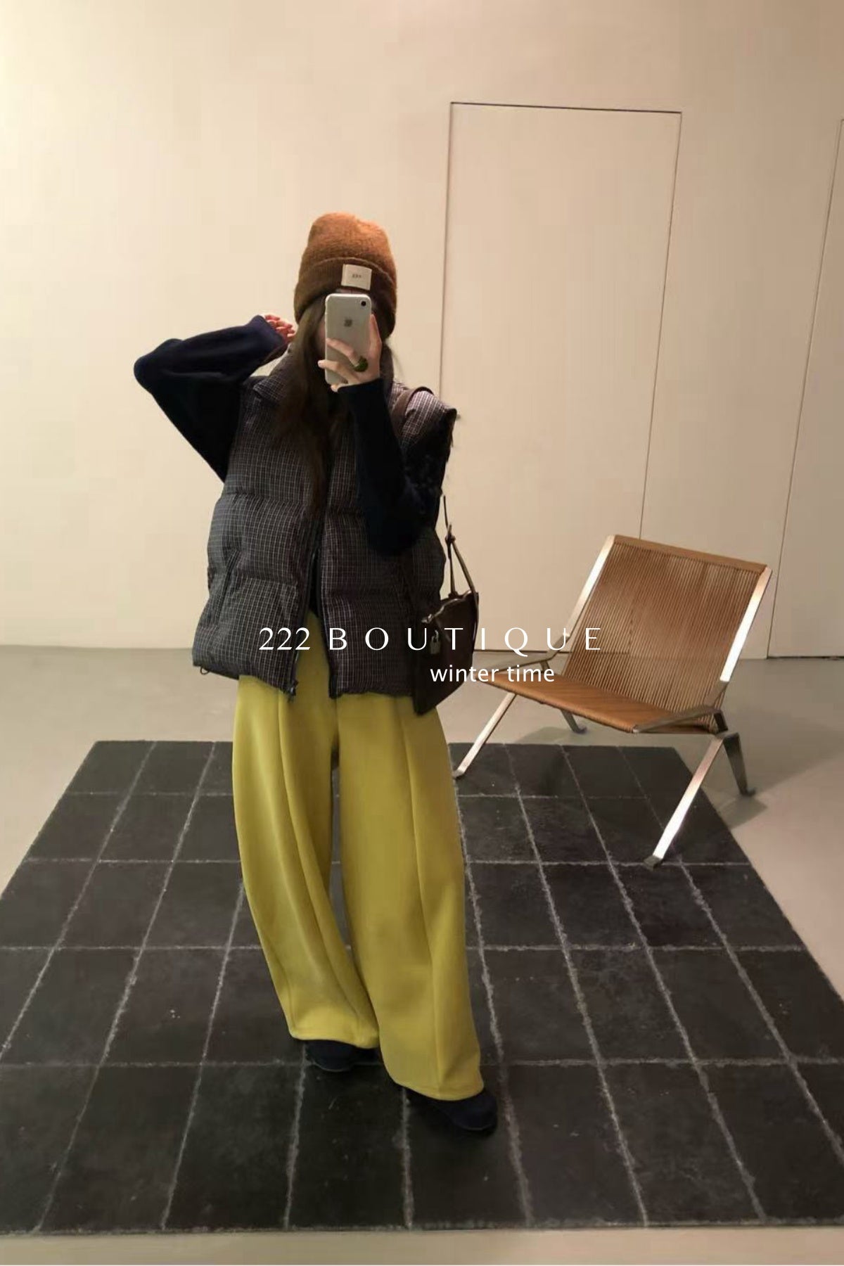 20q19 Wool cropped trousers