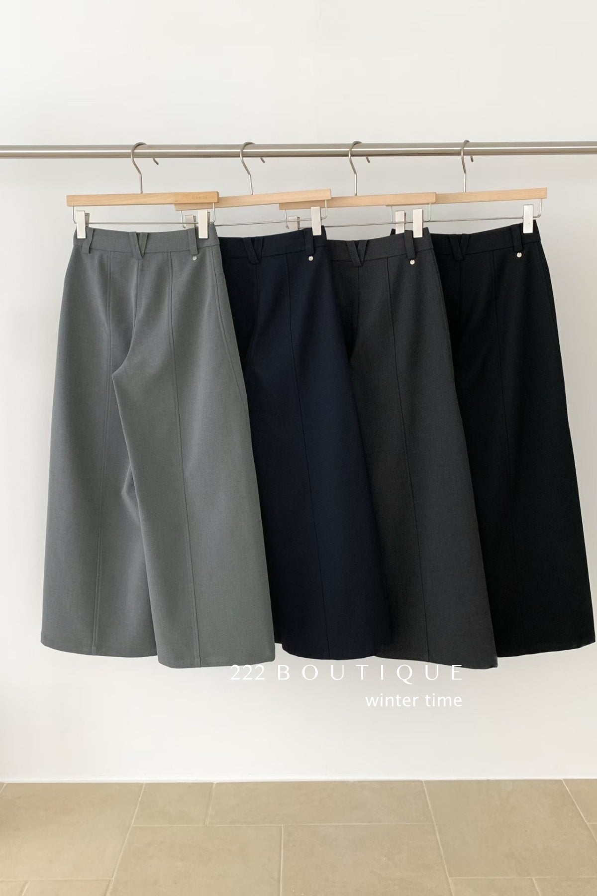 18q26 Poly wool straight trousers