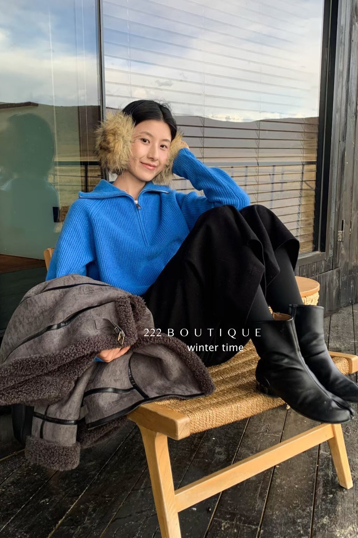 19a60 High-neck knit sweater