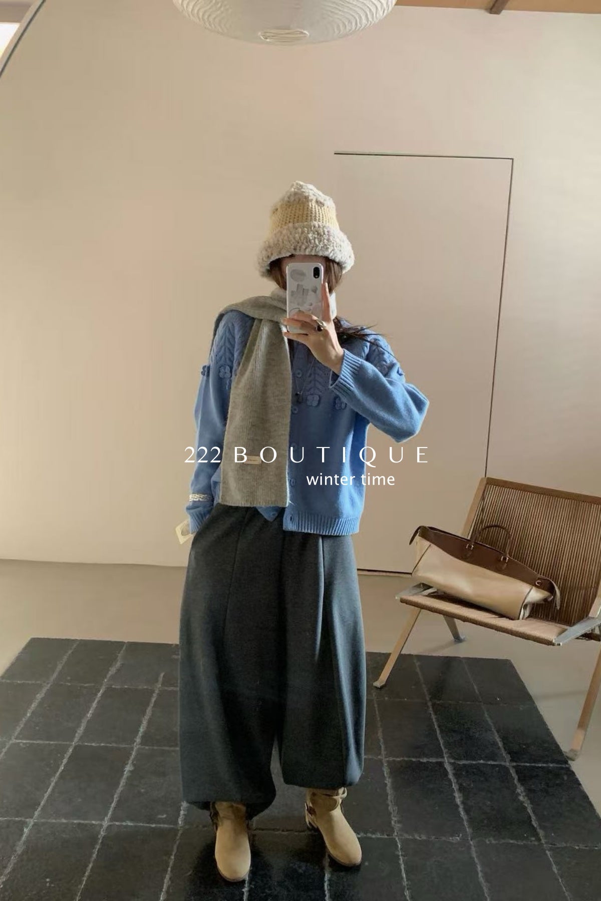 20q19 Wool cropped trousers