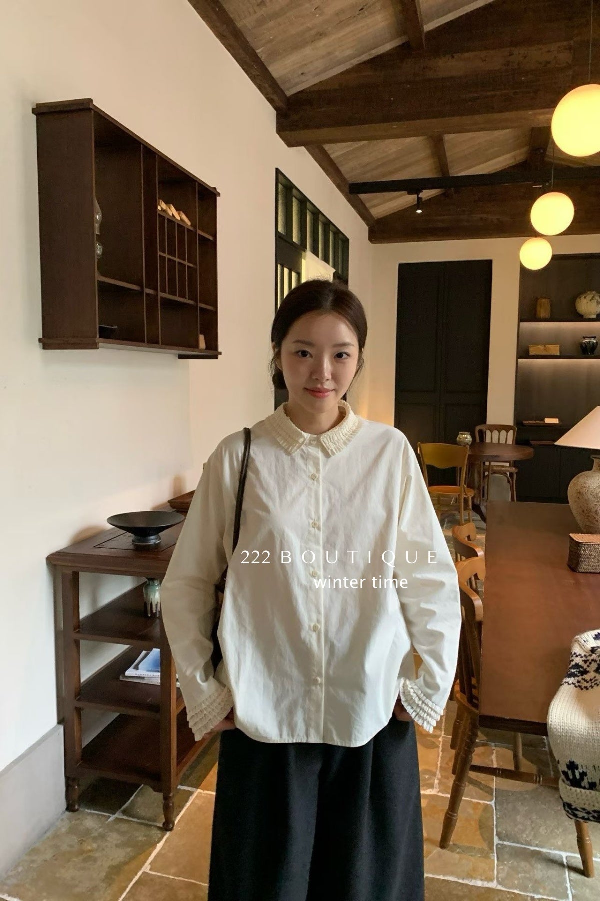 20a106 Beaded-collar textured shirt